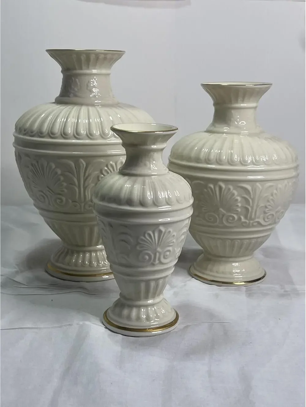 Lenox Athenia Porcelain Vase Set White 24K Gold Trim Embossed Shell 3 Pc
